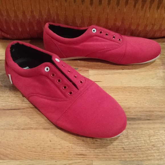 Men's Red STUDY Casual Canvas Sneaker Sz 9.5 - Picture 2 of 6